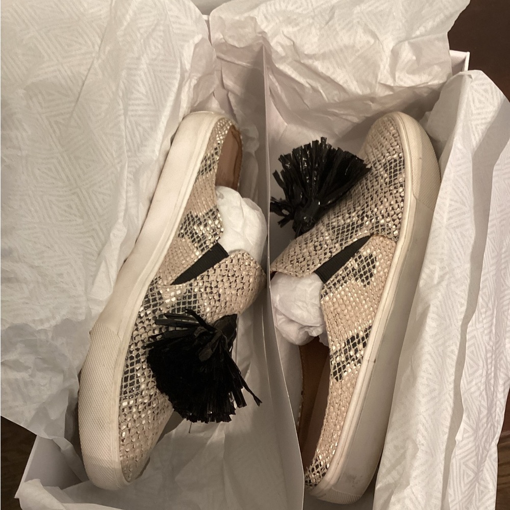Donald Pliner Great “Python Print” Slip Ons Cream… - image 7
